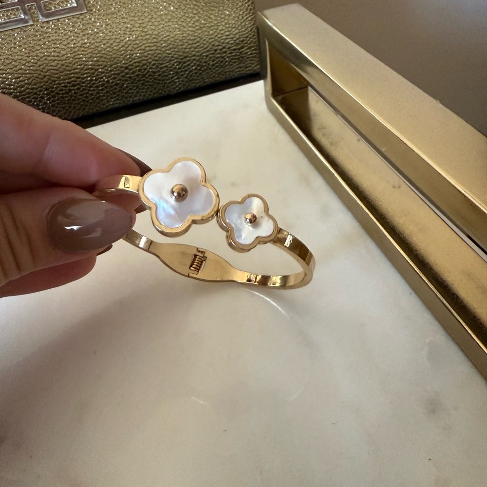 Gold and White Flower Bracelet